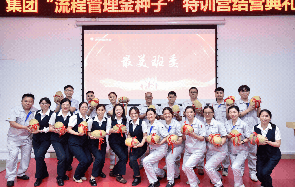 1738808779814897.gif 640.gif