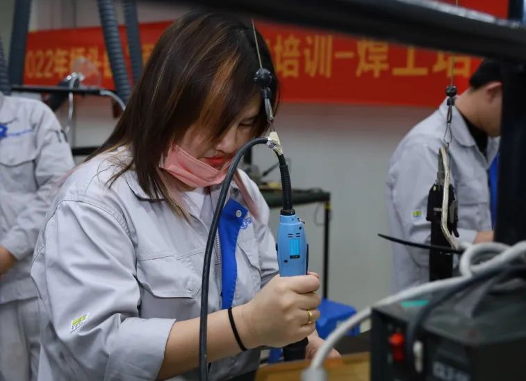 1738917853886883.jpg 640 (1).jpg